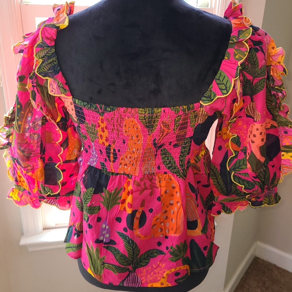 Farm Rio Pop Leopards Blouse Size Small NWT Valentine's Spring Beach Vacay - Picture 15 of 16
